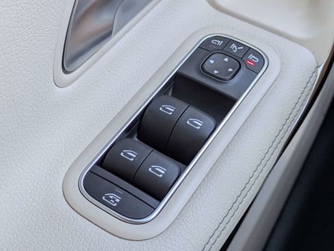 Used 2025 Mercedes-Benz CLA 250 image 28