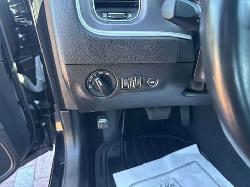 Used 2022 Dodge Charger SXT image 12