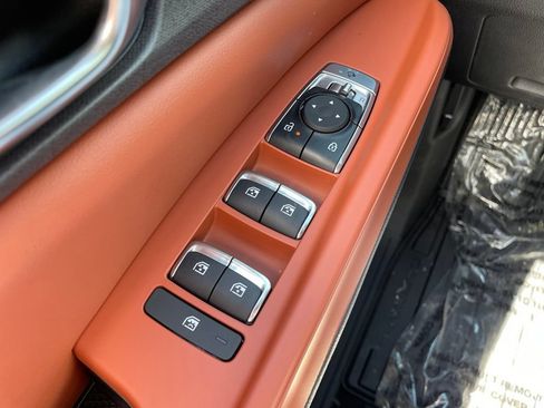 New 2026 Kia Carnival EX FWD image 24