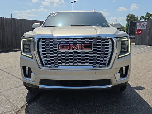 Used 2023 GMC Yukon Denali RWD image 8