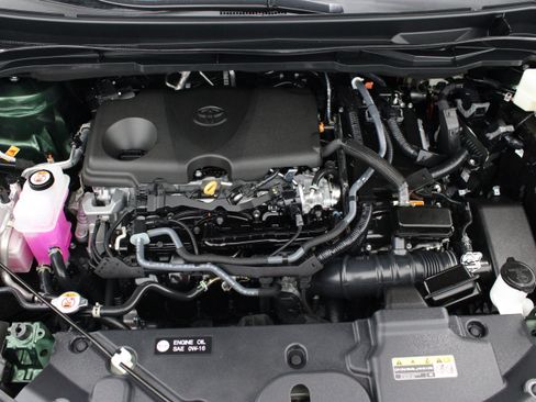Used 2026 Toyota Sienna XLE FWD image 40