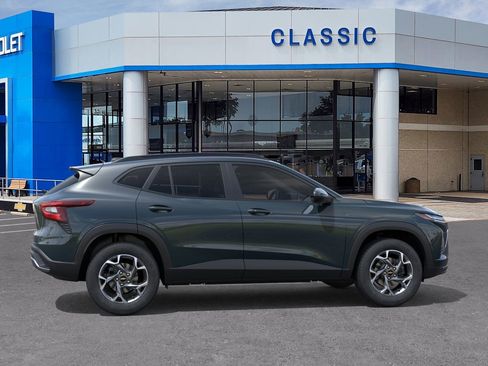 New 2026 Chevrolet Trax LT image 5