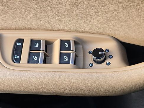 Used 2020 Audi Q8 Premium w/ Convenience Package image 23