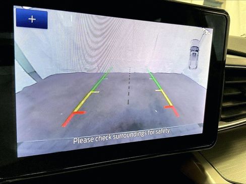 Used 2022 Ford Explorer XLT w/ Equipment Group 202A image 20