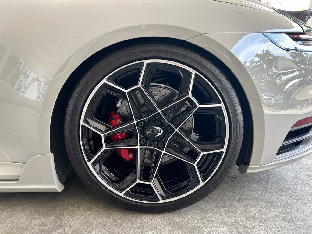 Used 2021 Porsche 911 AWD/4WD image 15