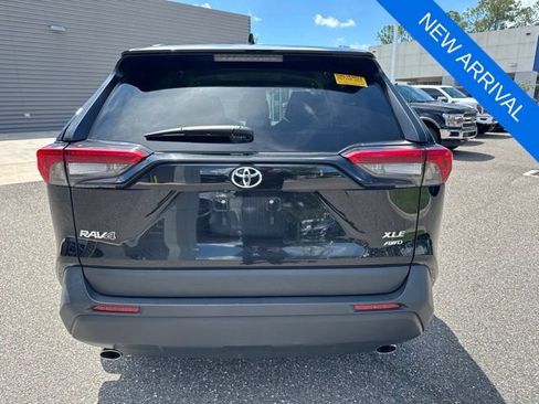 Used 2024 Toyota RAV4 XLE AWD/4WD image 8