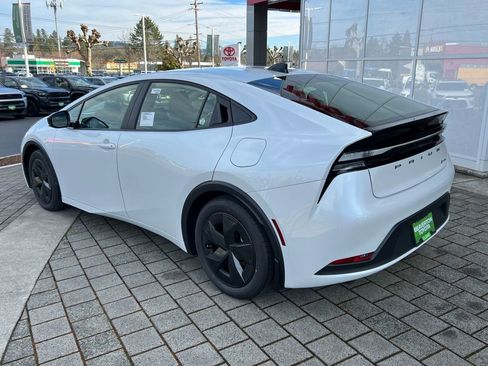 New 2026 Toyota Prius Plug-In Hybrid image 3