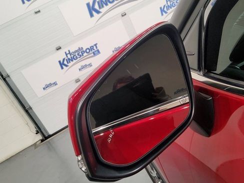 Used 2022 Toyota Highlander XLE image 16