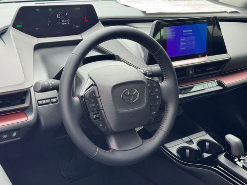 New 2025 Toyota Prius Plug-In Hybrid image 12