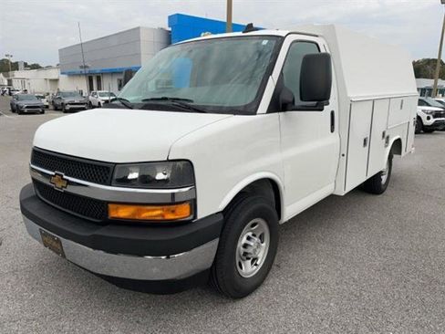 New 2025 Chevrolet Express 3500 w/ Power Convenience Package image 3