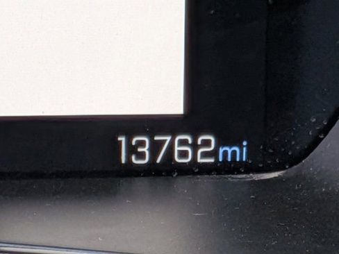 Used 2024 Chevrolet Colorado LT RWD image 25
