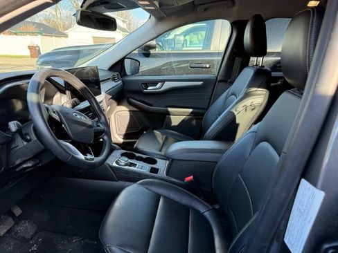 Used 2025 Ford Escape Platinum image 7