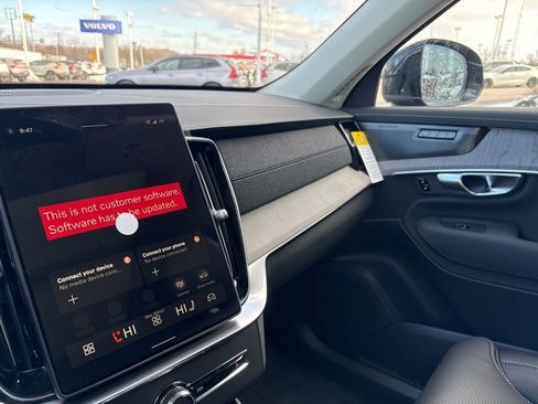 New 2026 Volvo XC90 T8 Ultra w/ Protection Package Premier AWD/4WD image 30