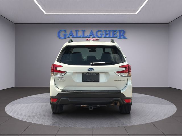 Used 2019 Subaru Forester Premium AWD/4WD image 6