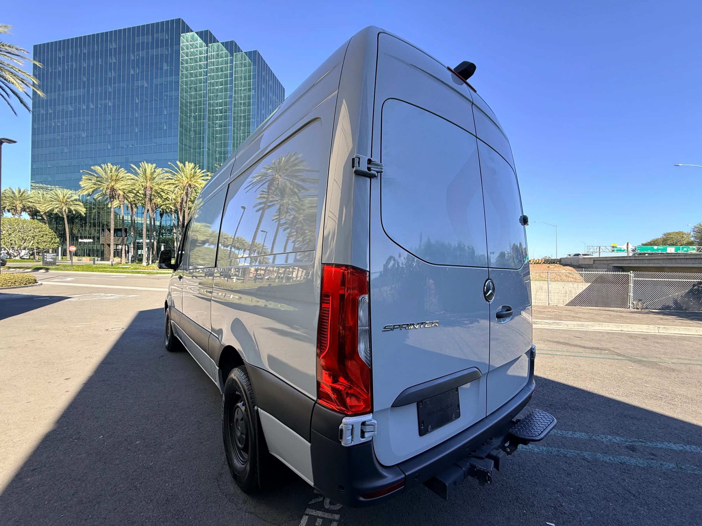 Used 2022 Mercedes-Benz Sprinter 2500 144 Crew image 4
