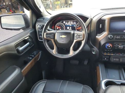 Used 2021 Chevrolet Silverado 1500 High Country w/ Technology Package RWD image 13