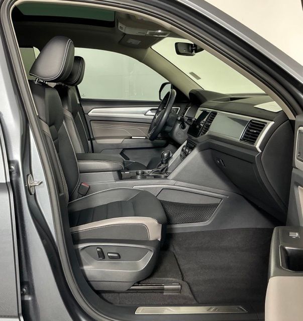 Used 2022 Volkswagen Atlas SEL Premium AWD/4WD image 26