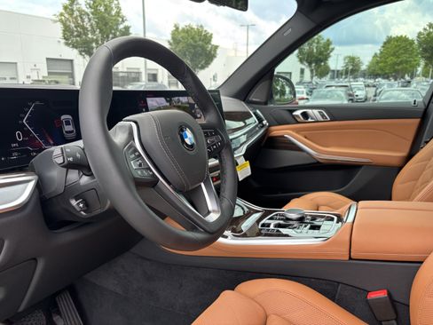 New 2026 BMW X5 xDrive40i AWD/4WD image 16