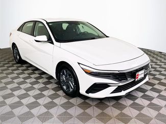 Used 2025 Hyundai Elantra Hybrid FWD video 1