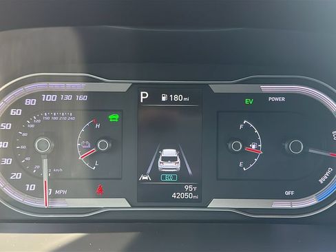 Used 2022 Hyundai Tucson Blue AWD/4WD image 2