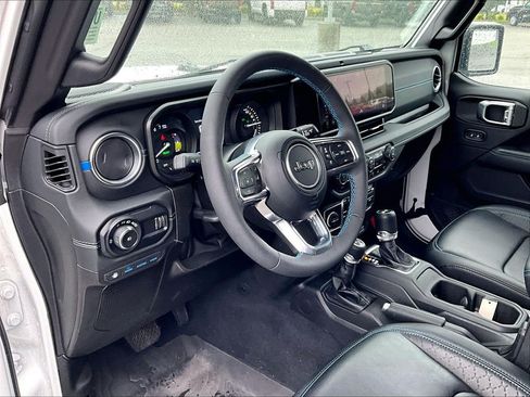Used 2024 Jeep Wrangler High Altitude AWD/4WD image 8