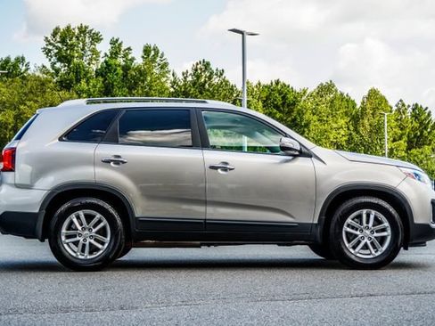 Used 2014 Kia Sorento LX FWD image 5