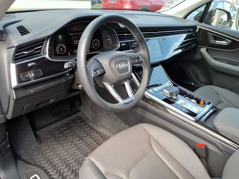 Used 2025 Audi Q3 2.0T Premium Plus w/ Premium Plus Package AWD/4WD image 28