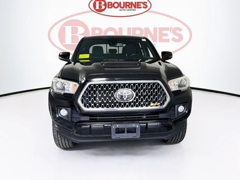 Used 2018 Toyota Tacoma TRD Sport w/ Technology Package AWD/4WD image 5