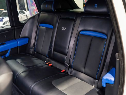 Used 2021 Rolls-Royce Cullinan Black Badge image 29