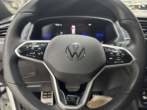 Certified 2024 Volkswagen Tiguan SE R-Line AWD/4WD image 22