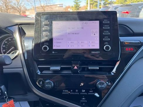 Used 2022 Toyota Camry LE AWD/4WD image 18