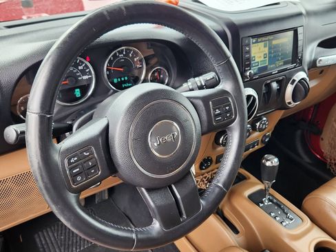 Used 2012 Jeep Wrangler Sahara w/ Dual Top Group AWD/4WD image 30