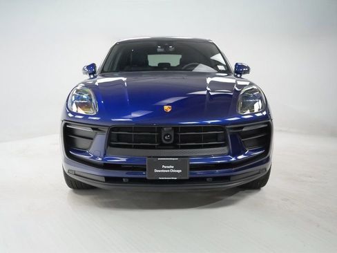 Certified 2025 Porsche Macan image 6