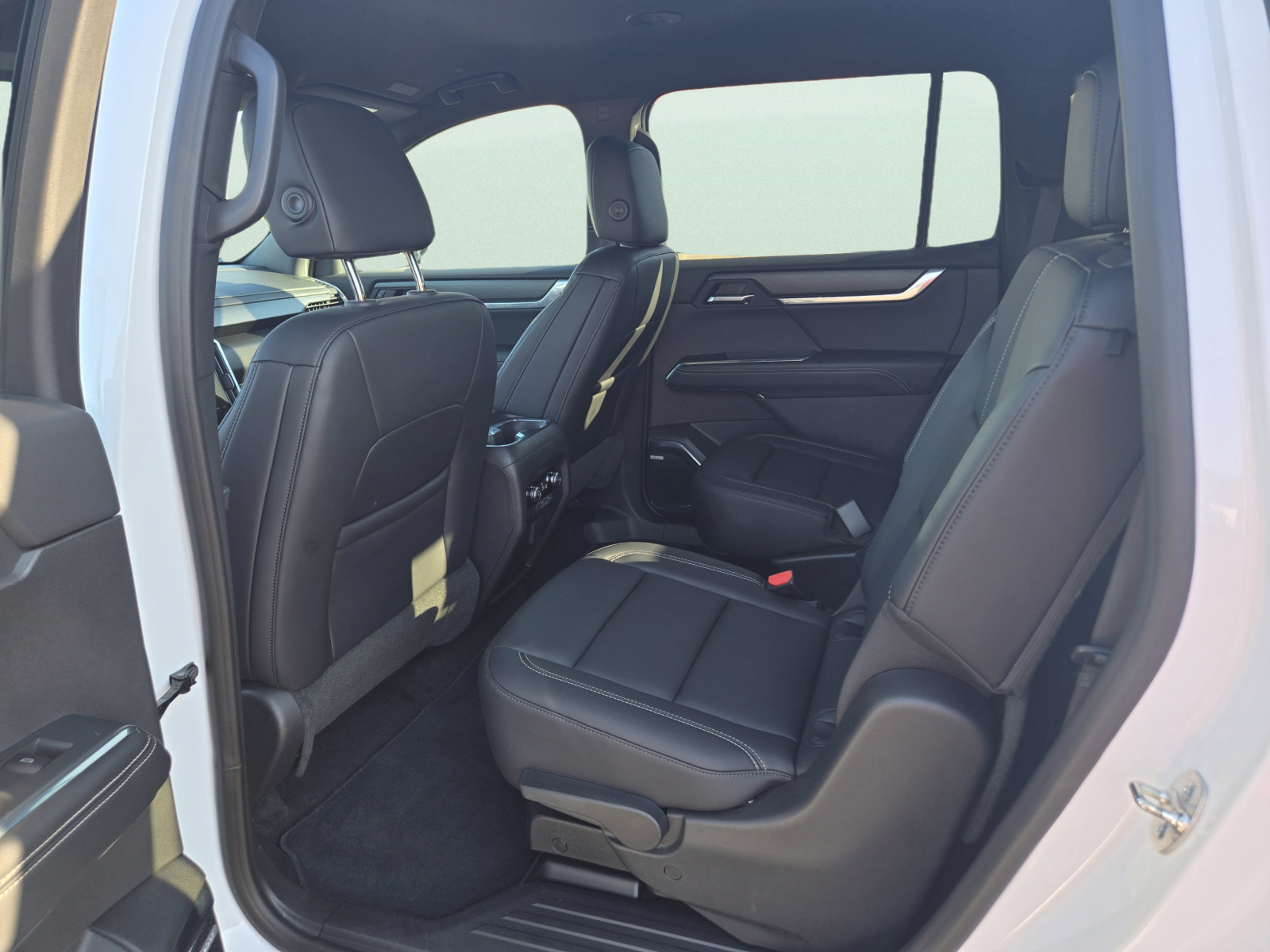 Used 2026 GMC Acadia Elevation w/ Elevation Premium Package AWD/4WD image 11
