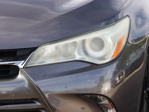 Used 2017 Toyota Camry LE image 7