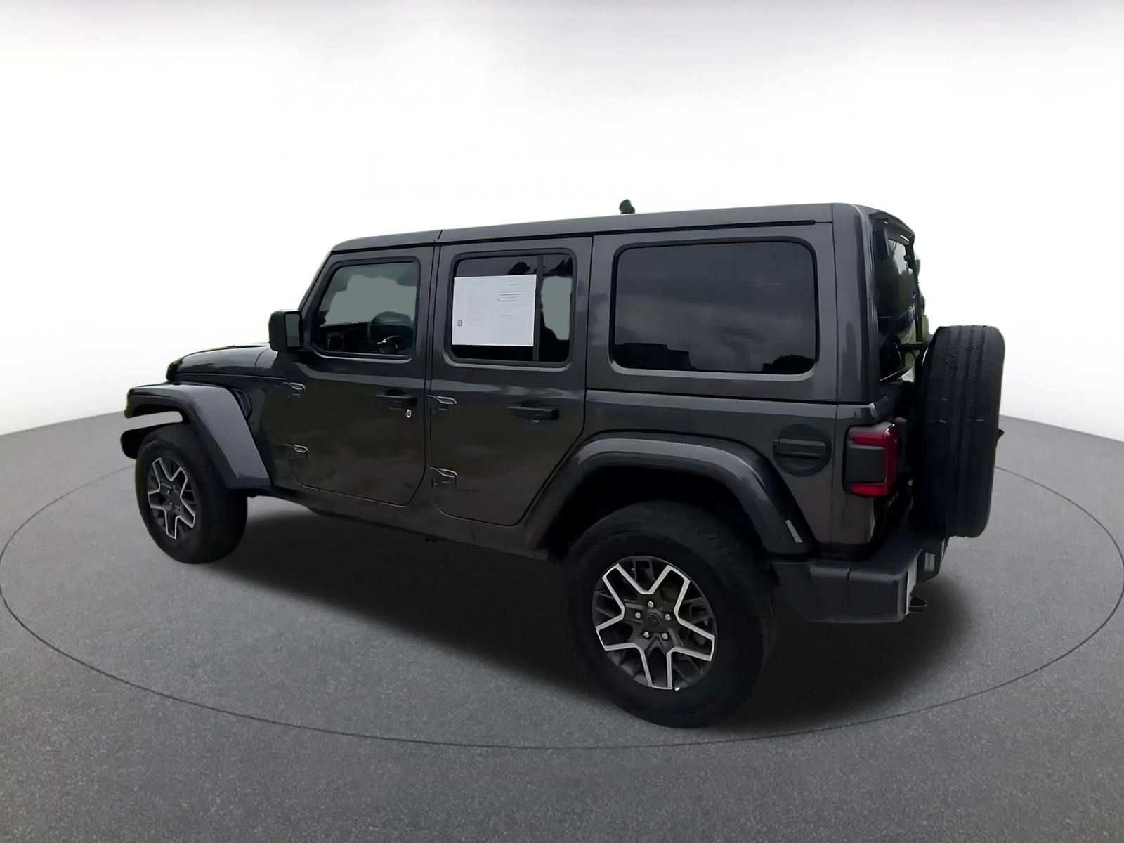 Used 2025 Jeep Wrangler Unlimited Sahara AWD/4WD image 9
