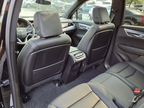New 2025 Cadillac XT6 Luxury image 15