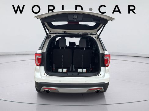 Used 2016 Ford Explorer XLT w/ Equipment Group 202A image 18