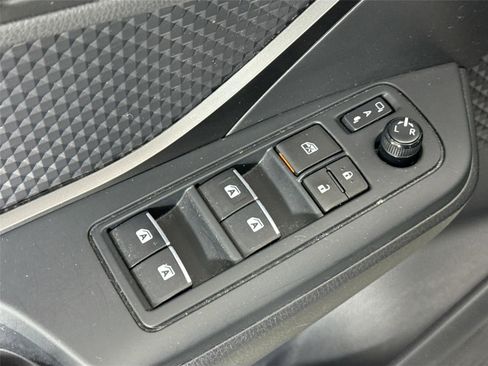 Used 2018 Toyota C-HR XLE image 27