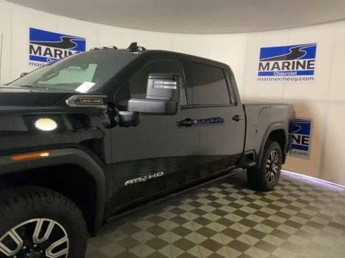 Used 2021 GMC Sierra 2500 AT4 w/ AT4 Premium Plus Package image 6