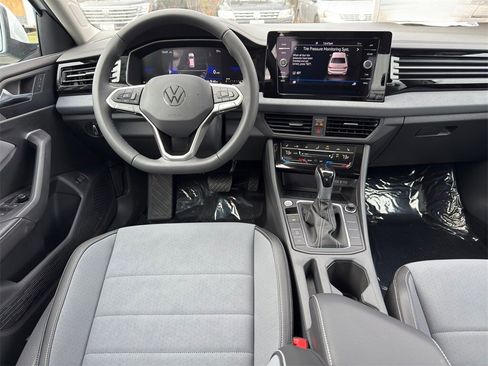 New 2026 Volkswagen Jetta SE image 24