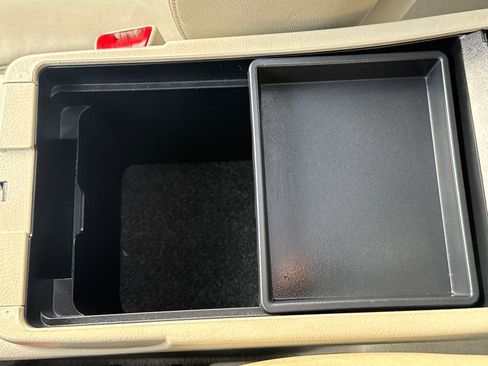 Used 2011 Toyota Camry image 26