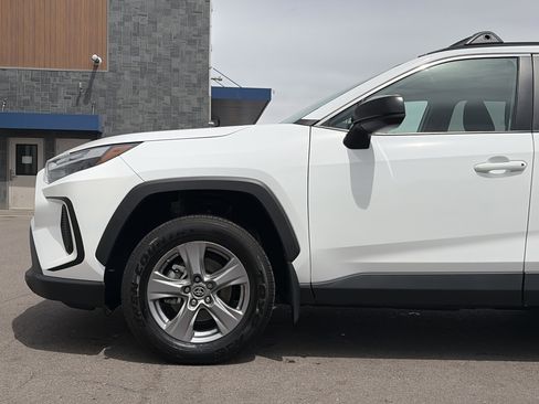 Used 2023 Toyota RAV4 LE AWD/4WD image 12