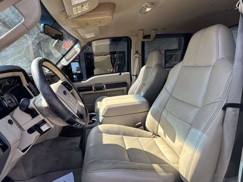 Used 2010 Ford F250 Lariat image 7