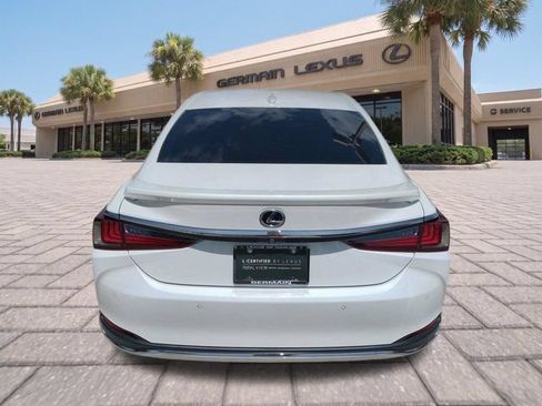 Certified 2022 Lexus ES 300h Ultra Luxury w/ Accessory Package 2 FWD image 5