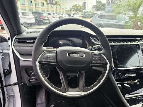 New 2025 Jeep Grand Cherokee Laredo X image 24