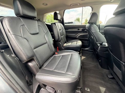Used 2024 Kia Telluride EX w/ EX Captain's Chair Package AWD/4WD image 25