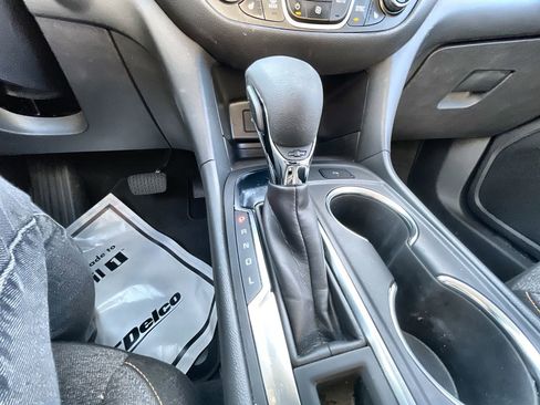 Used 2024 Chevrolet Equinox LT image 16