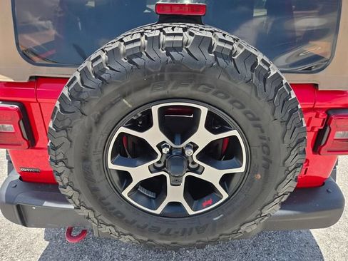 Used 2021 Jeep Wrangler Unlimited Rubicon w/ Steel Bumper Group AWD/4WD image 19