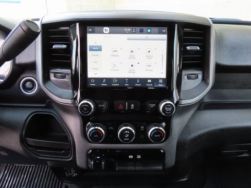 Used 2024 RAM 3500 Tradesman w/ Chrome Appearance Group image 21